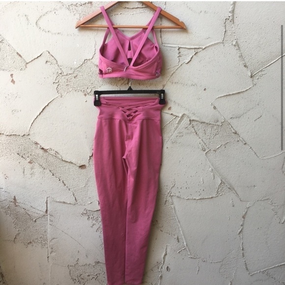RARE Bombshell Sportswear SET Sexy Back Leggings and Bra Blush Size XS - Picture 3 of 12